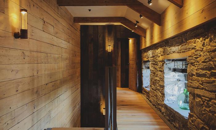 Staircase & landing area to bedrooms